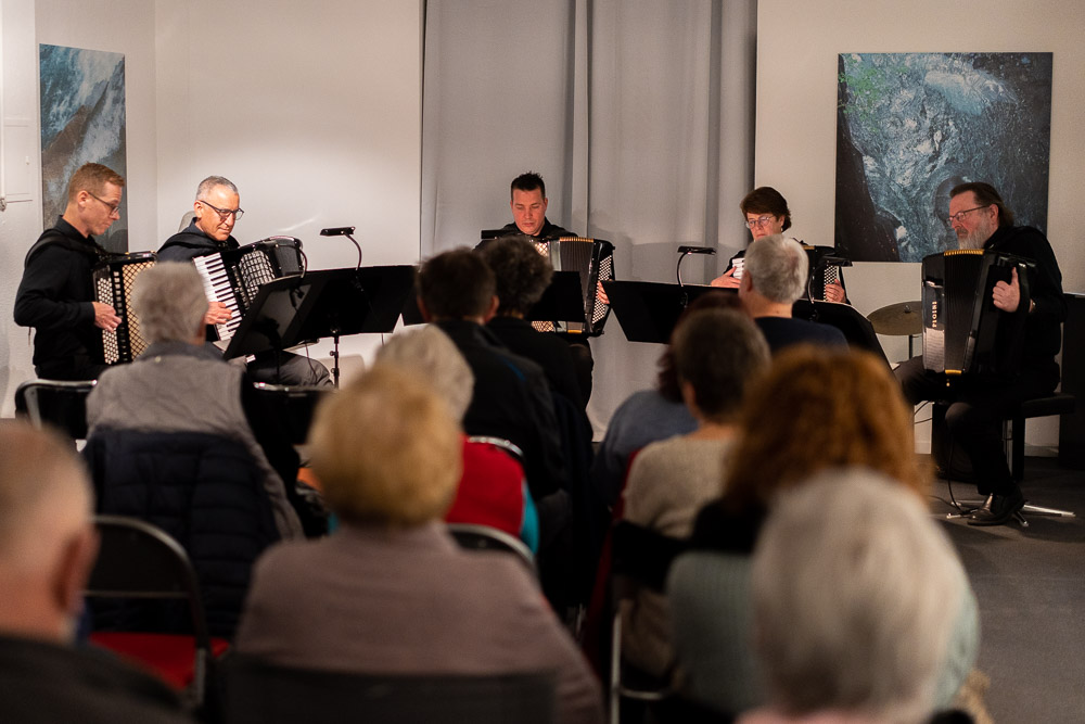 Impression Konzert Colorful Accrodionists